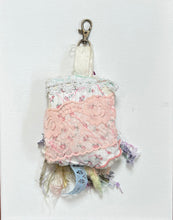 Load image into Gallery viewer, scrap felt keychain
