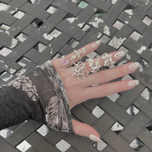 Load image into Gallery viewer, thorn ring
