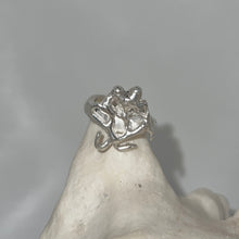 Load image into Gallery viewer, hearts/wires ring
