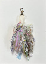 Load image into Gallery viewer, scrap felt keychain
