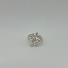 Load image into Gallery viewer, hearts/wires ring
