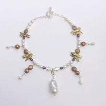 Load image into Gallery viewer, weird honey
