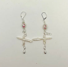 Load image into Gallery viewer, hello kitty pearl earrings
